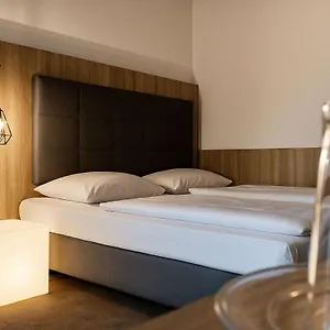 Otel Plaza & Living Frankfurt